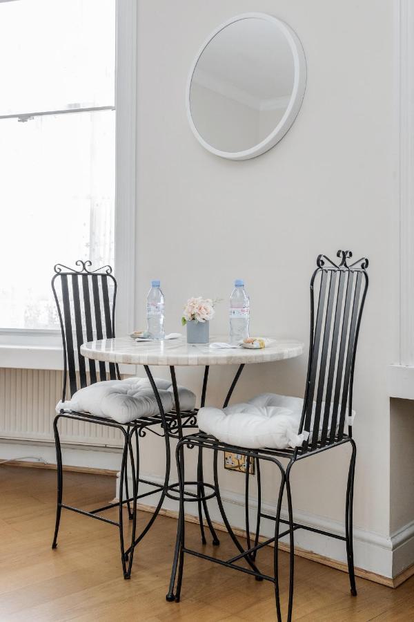 Oxford Street Homestay London Exterior photo