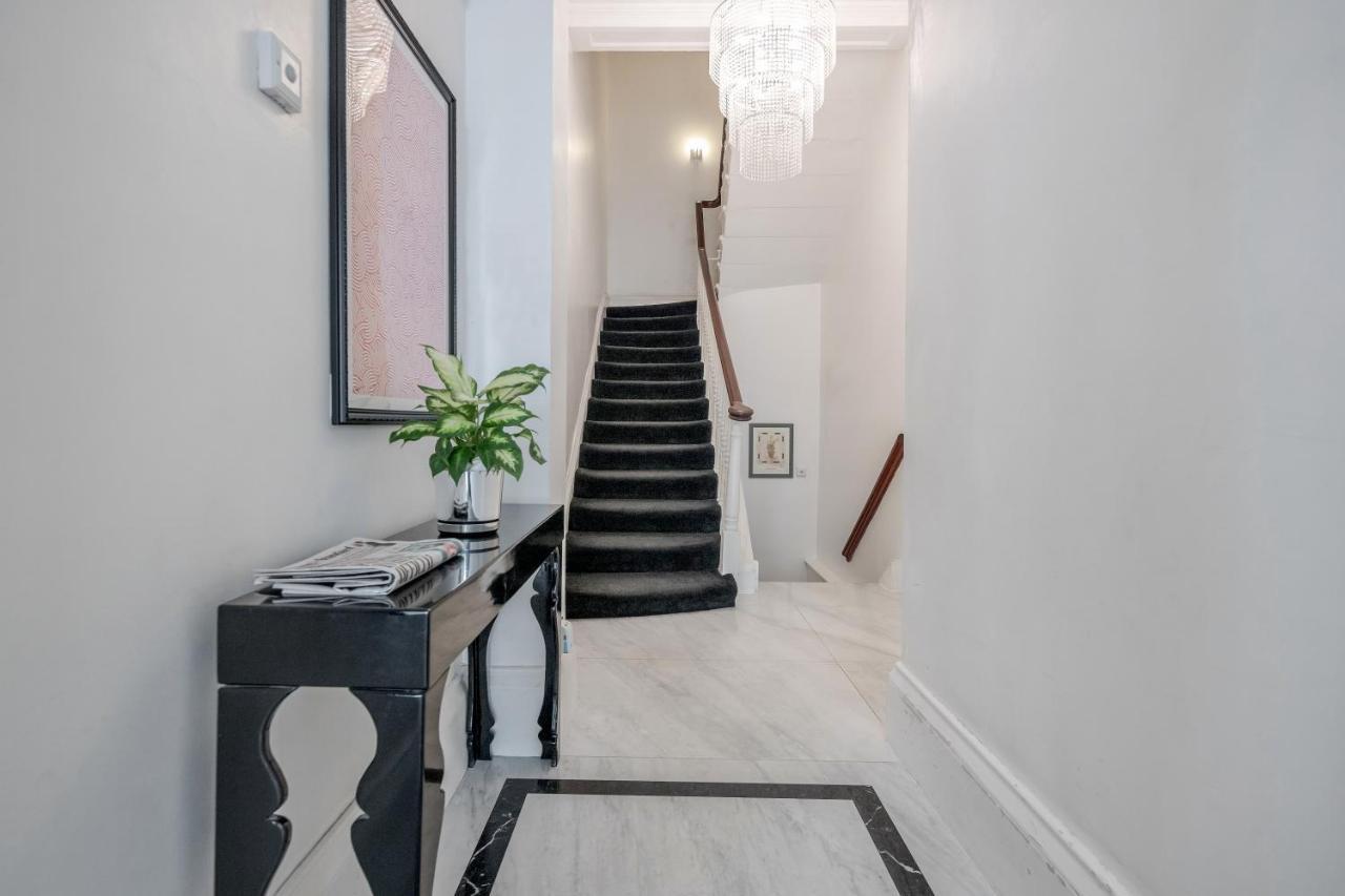Oxford Street Homestay London Exterior photo