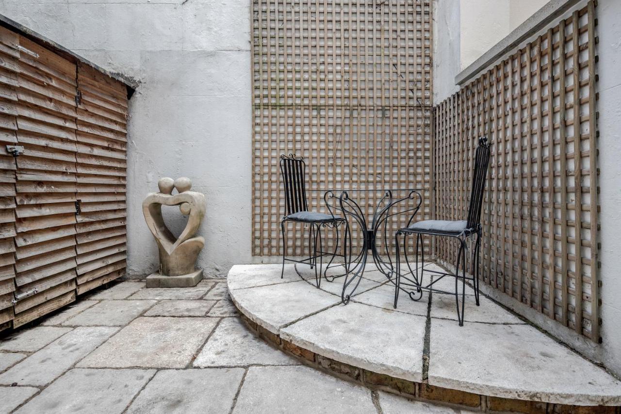 Oxford Street Homestay London Exterior photo