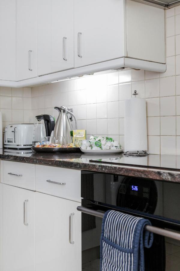 Oxford Street Homestay London Exterior photo