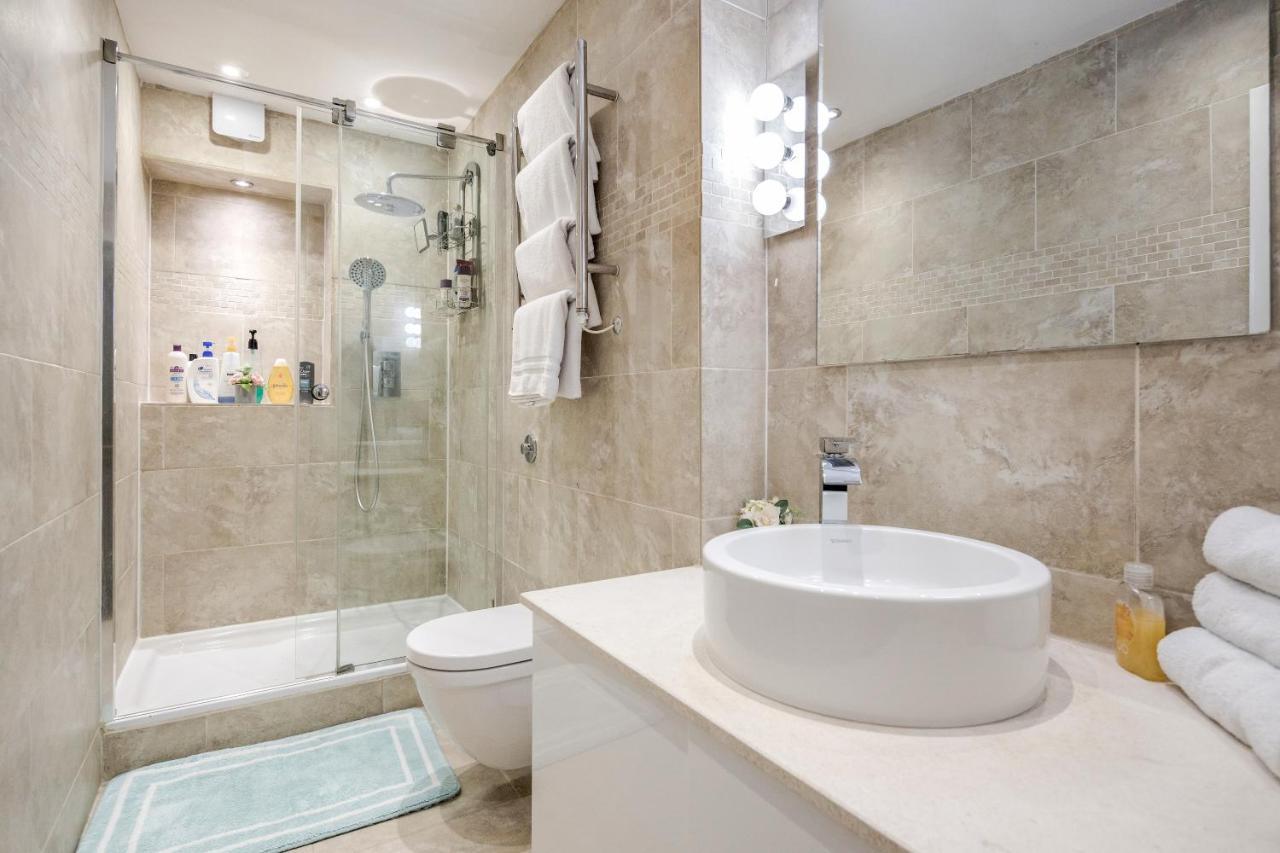 Oxford Street Homestay London Exterior photo